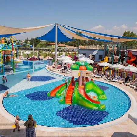 Dream World Aqua Szálloda Side
